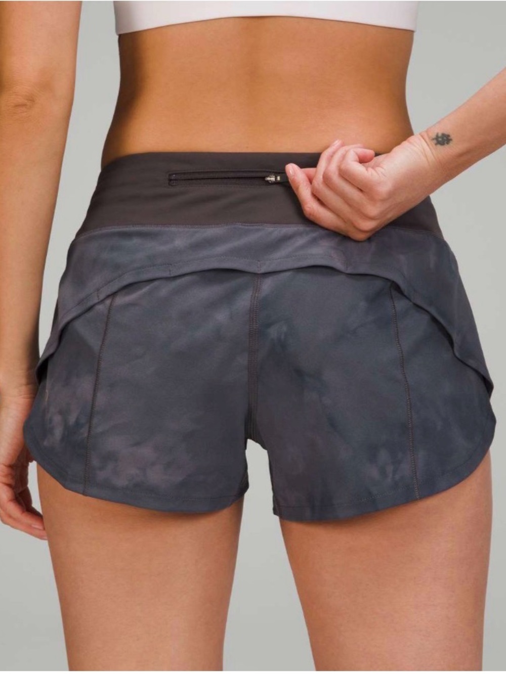 Lululemon Speed Up Low-Rise Lined Short 2.5" Diamond Dye Pitch Grey Graphite 4 - Picture 3 of 10